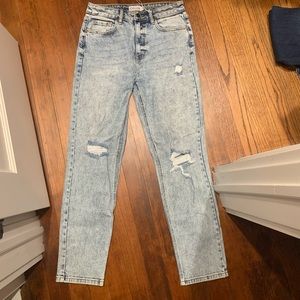 Cello acid wash distressed jeans size 7 (woman’s 6/28) NWT